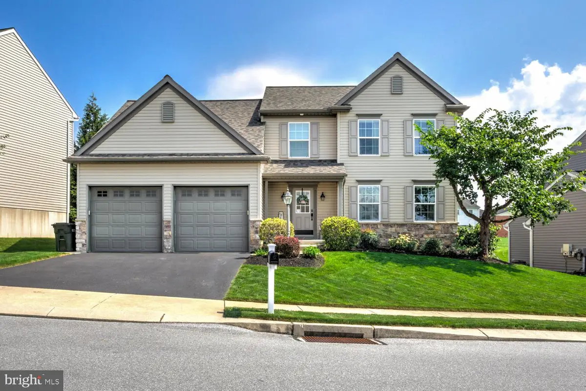 605 Hamaker Rd, Manheim, PA 17545 - #1