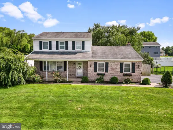 2440 Douglas Dr, LANCASTER, PA 17602