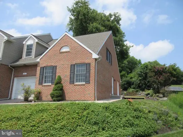 310 Pennridge Ave, Mountville, PA 17554 - #1