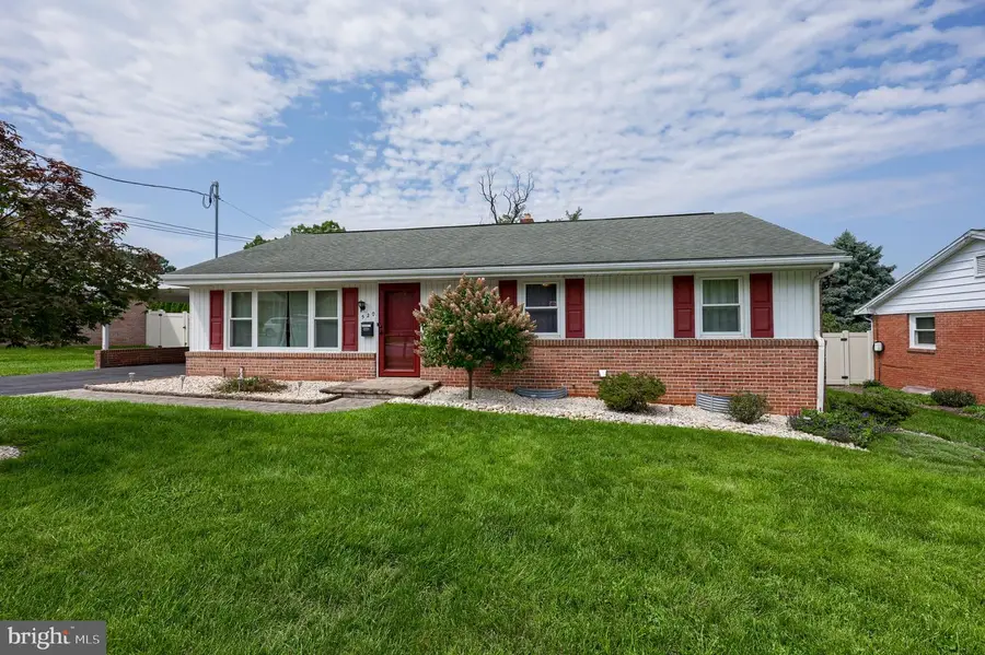 520 Lincoln Ave, Ephrata, PA 17522 - #2