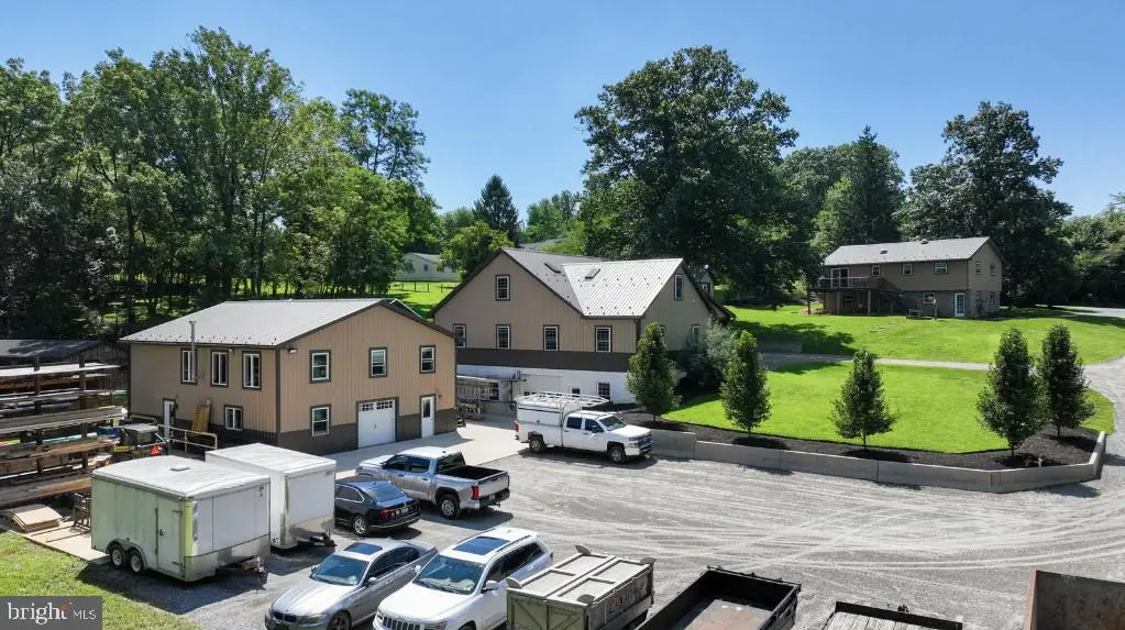 701 Georgetown Rd, Ronks, PA 17572 - #1