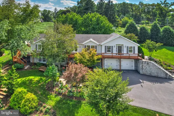 3701 E Elizabethtown Rd, MANHEIM, PA 17545