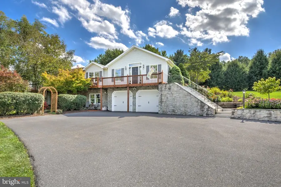 3701 E Elizabethtown Rd, Manheim, PA 17545 - #2