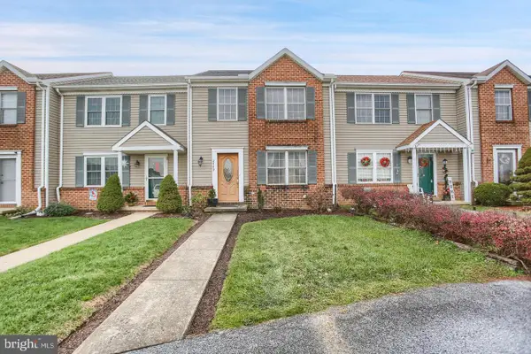 2449 Franklin Dr, EAST PETERSBURG, PA 17520