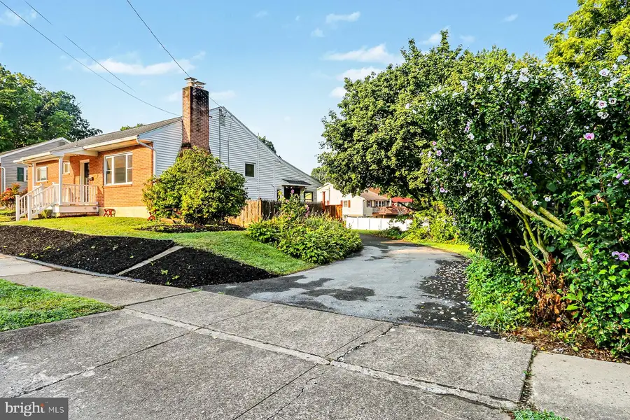 626 S Locust St, Elizabethtown, PA 17022 - #3