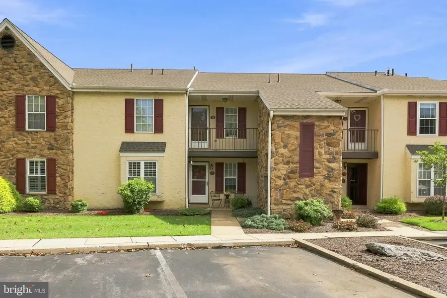199 Oak Knoll Cir, Millersville, PA 17551 - #2