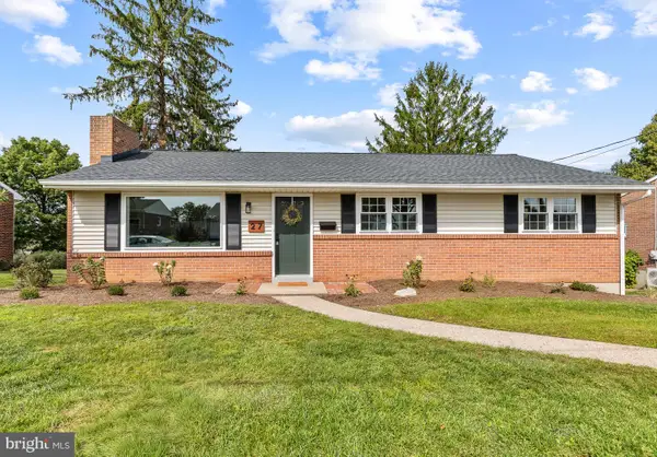 27 Fairview Dr, AKRON, PA 17501
