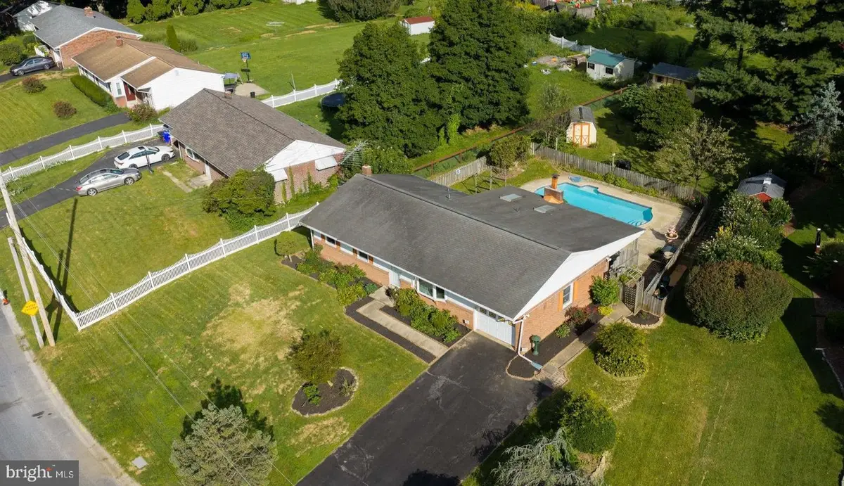 26 Tennyson Dr, Lancaster, PA 17602 - #1