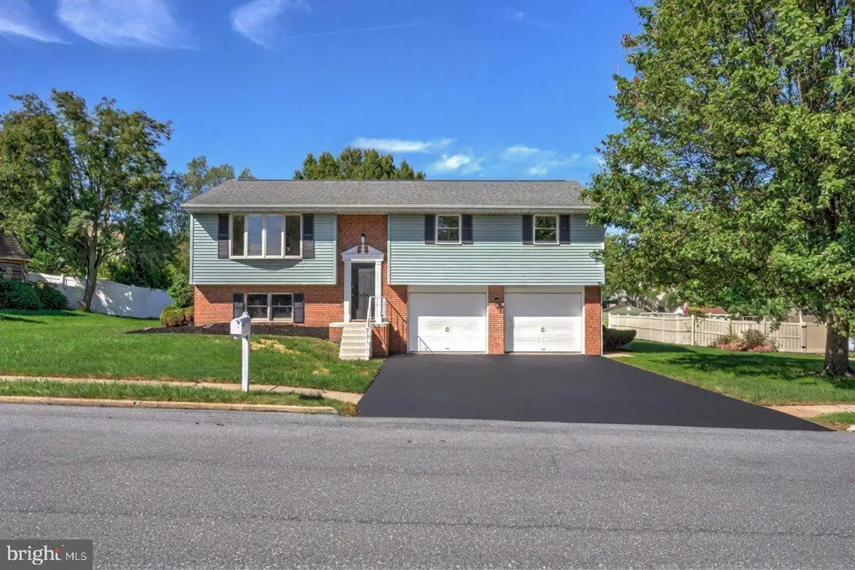 929 Spring Garden St, Elizabethtown, PA 17022 - #1