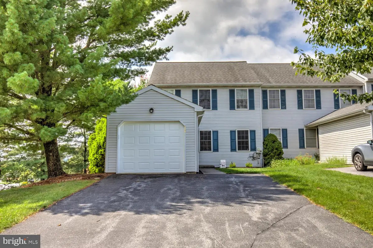 504 Wood Duck Dr, Manheim, PA 17545 - #1