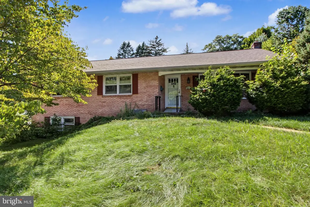 401 Penn View Dr, Millersville, PA 17551 - #1