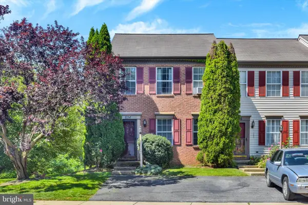 654 Rockwood Dr, ELIZABETHTOWN, PA 17022