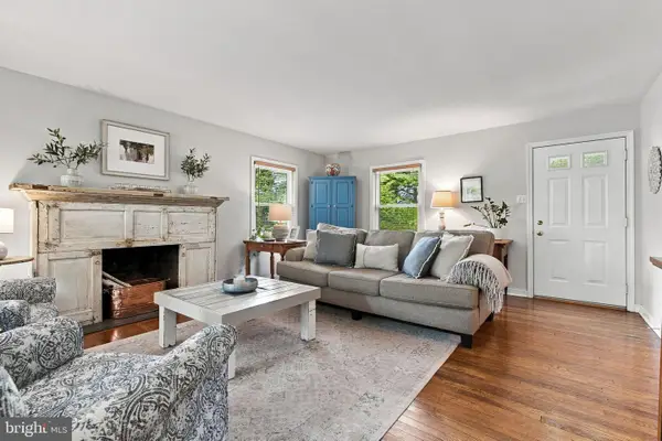 17 W Kendig Rd, WILLOW STREET, PA 17584