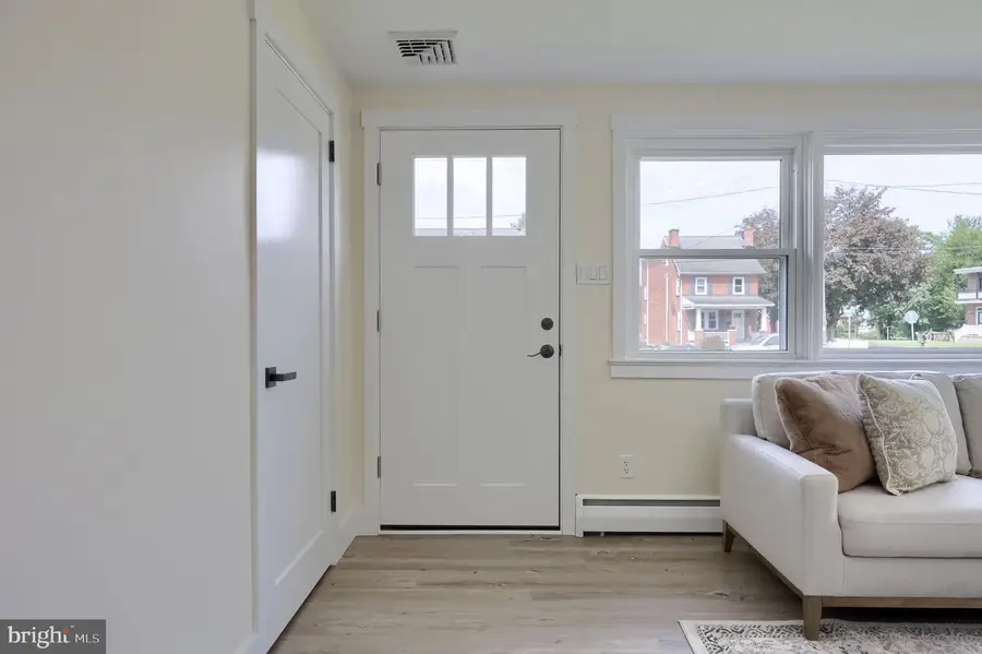 1338 Manor St, Columbia, PA 17512 - #3