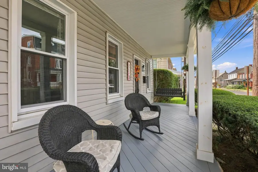 22 E Main St, Mountville, PA 17554 - #3