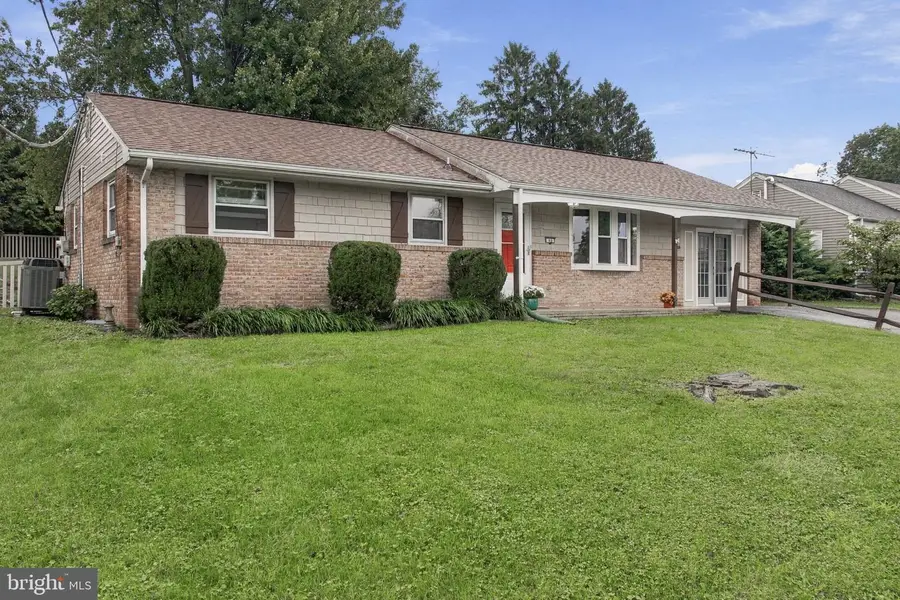 49 S 3rd Street, Akron, PA 17501 - #2