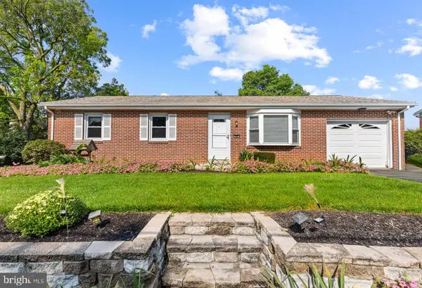 910 Pine Hill Rd, LITITZ, PA 17543
