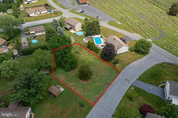 734 Pleasant Dr, NEW HOLLAND, PA 17557