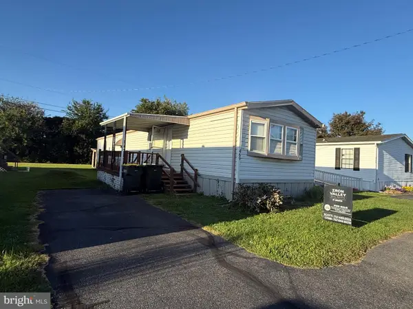 469 Brendon Dr, LEOLA, PA 17540