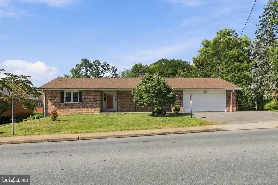 130 Martin Ave, Ephrata, PA 17522 - #3