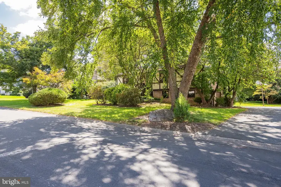 12 Country Side Ln, Leola, PA 17540 - #2