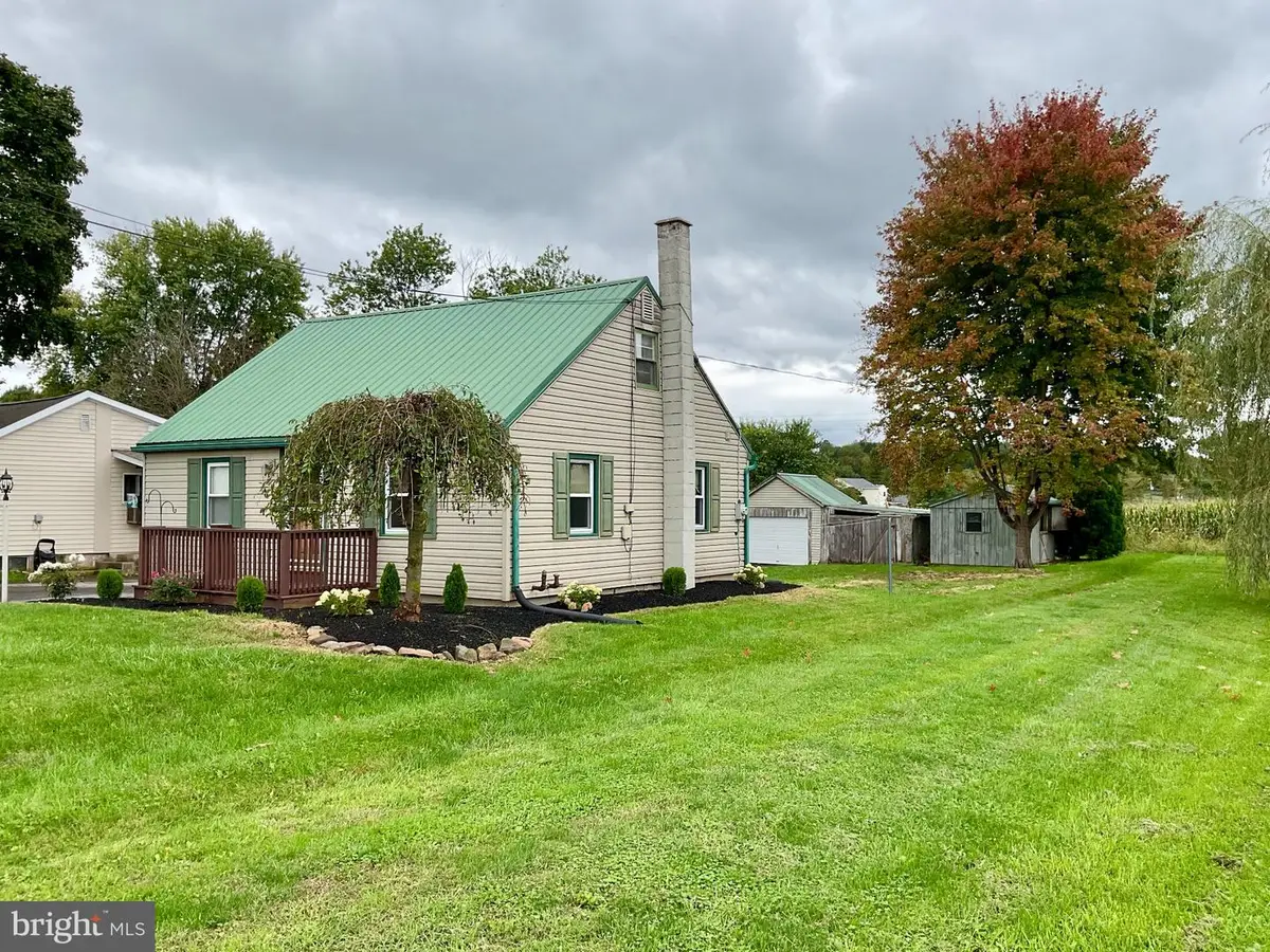 641 N Farmersville Rd, Ephrata, PA 17522 - #1