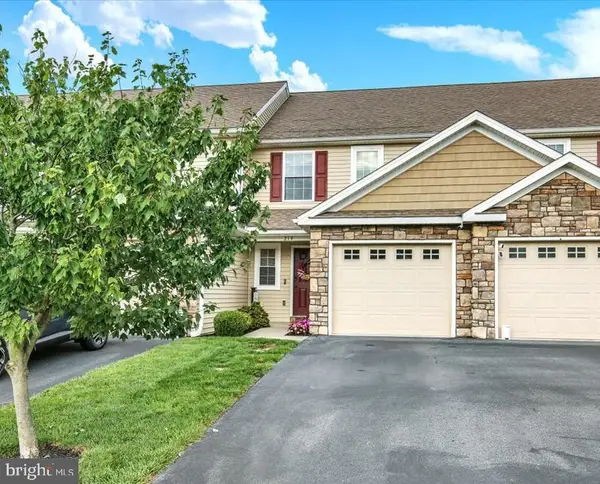 219 Lakeside Xing, MT JOY, PA 17552