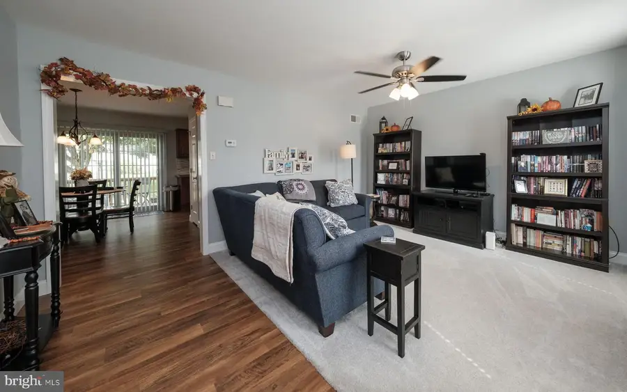 636 Cobblestone Ln, Lancaster, PA 17601 - #3