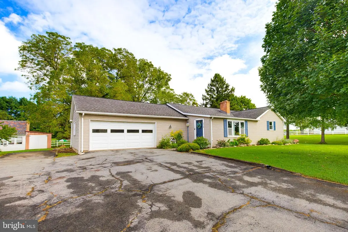 319 Frogtown Rd, Pequea, PA 17565 - #1