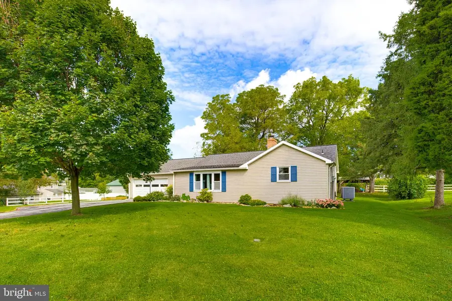 319 Frogtown Rd, Pequea, PA 17565 - #2
