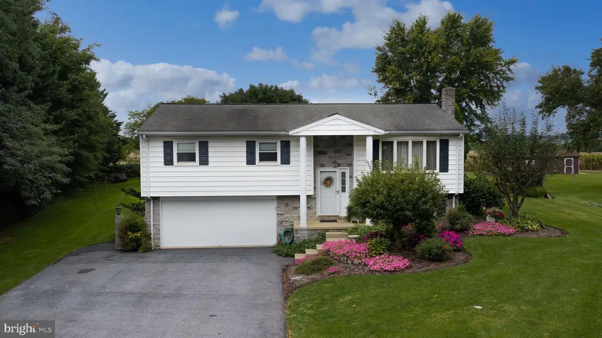 18 Pinewood Ave, Ephrata, PA 17522 - #1