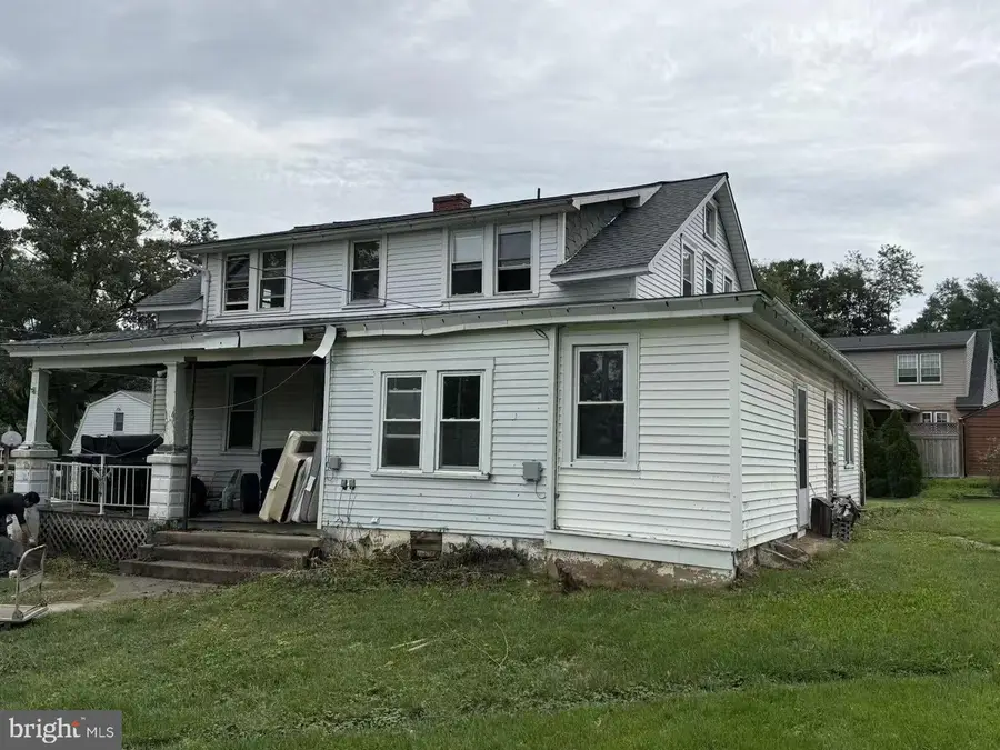 124 E Walnut St, Ephrata, PA 17522 - #3