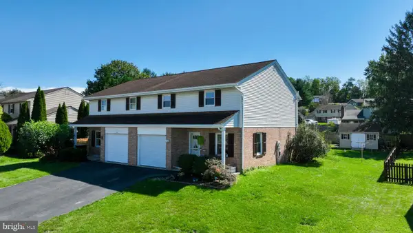 263 Colonial Dr, AKRON, PA 17501