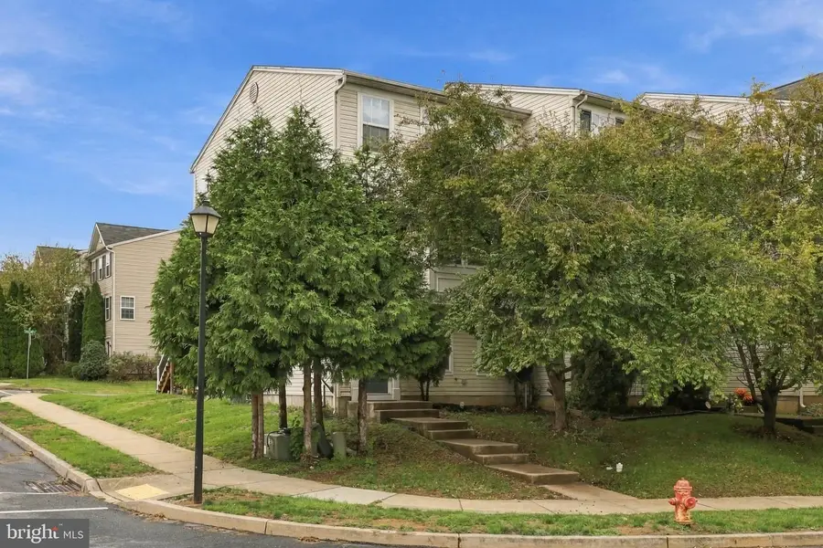332 Dickens Dr, Lancaster, PA 17603 - #2