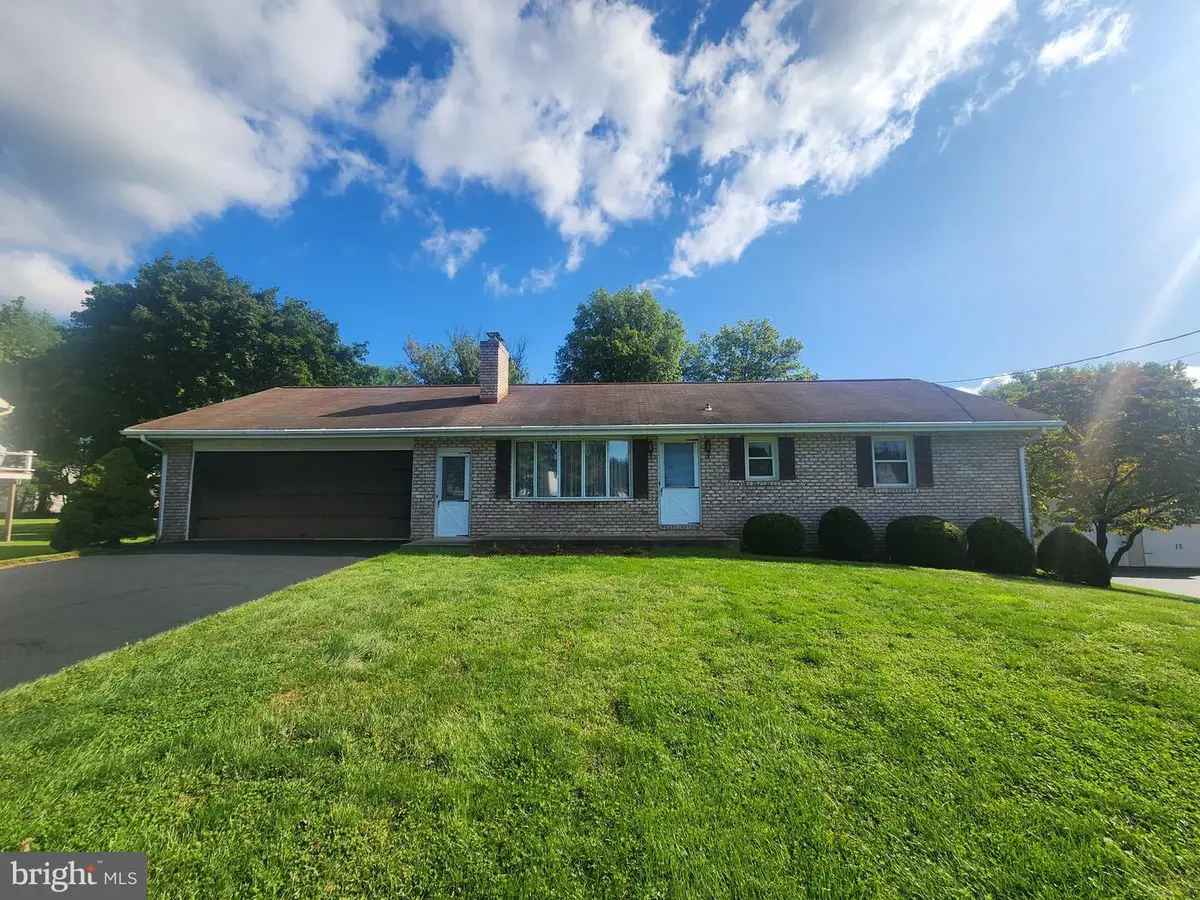 2241 Seitz Dr, Lancaster, PA 17601 - #1