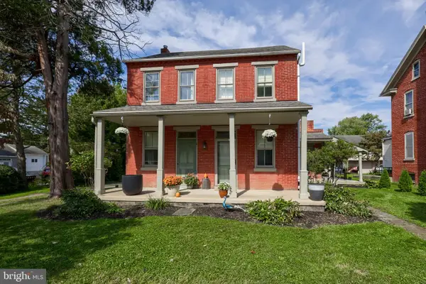 3721 Columbia Ave, MOUNTVILLE, PA 17554