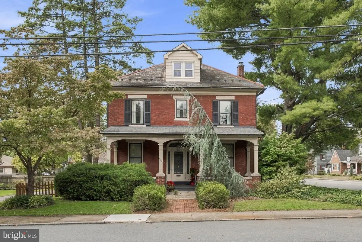422 N Hanover St, Elizabethtown, PA 17022 - #1