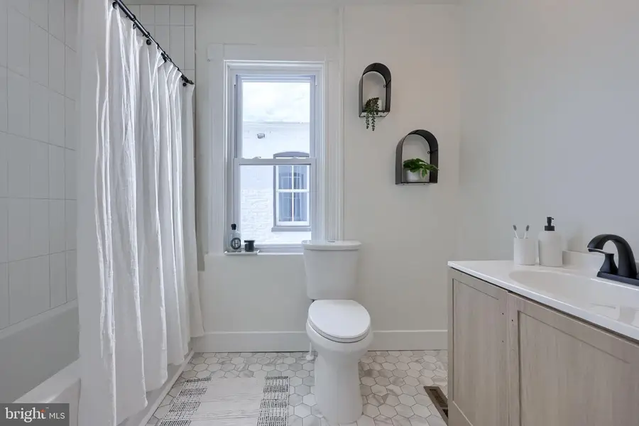123 Green St, Lancaster, PA 17602 - #3