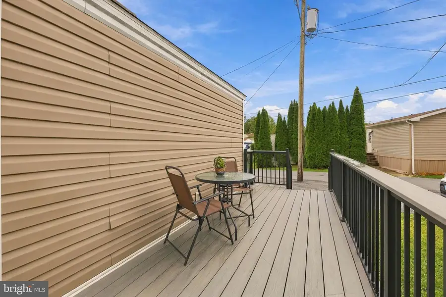 3 Pleasant Hill Ave, Akron, PA 17501 - #3