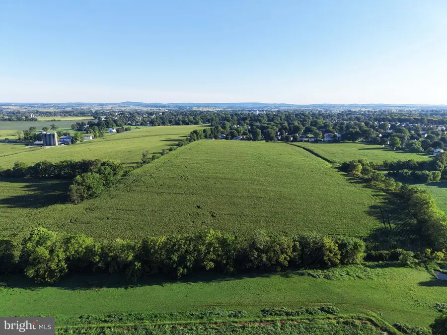 1670 Clover Ln, Mount Joy, PA 17552 - #2