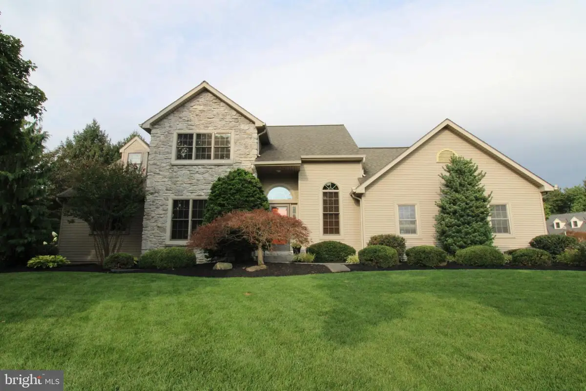 669 Laurel Ave, Lititz, PA 17543 - #1