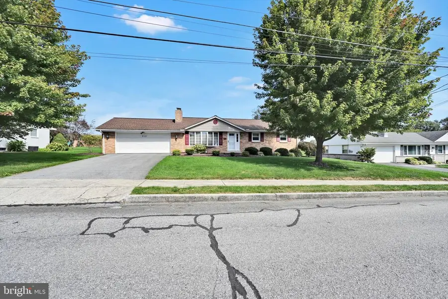 313 Parkview Dr, Manheim, PA 17545 - #3