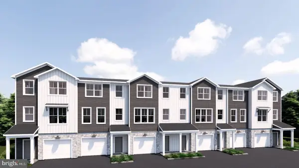 18 E Kestrel Dr, DENVER, PA 17517