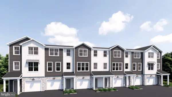 22 E Kestrel Dr, DENVER, PA 17517
