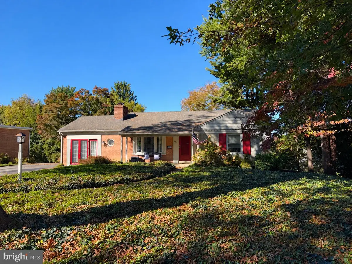 204 Eisenhower Blvd, Lancaster, PA 17603 - #1