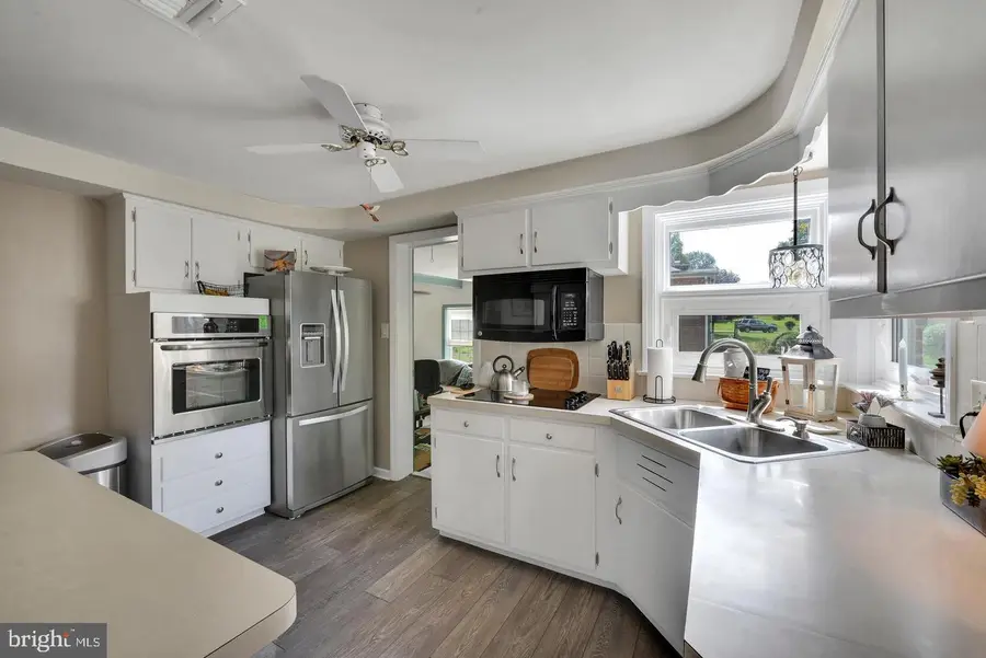 204 Eisenhower Blvd, Lancaster, PA 17603 - #2