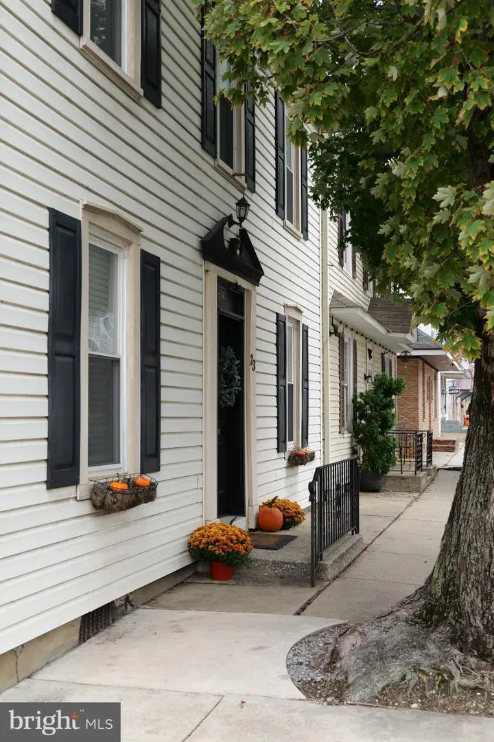 23 W Orange St, Lititz, PA 17543 - #3