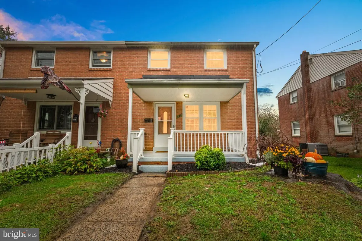 329 Winthrop Dr, Lancaster, PA 17603 - #1