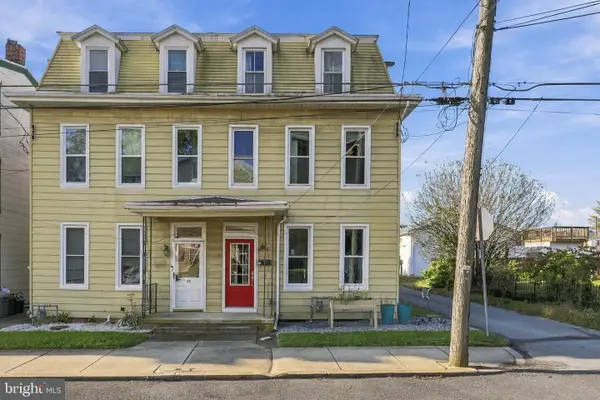 54 W Donegal St, MOUNT JOY, PA 17552