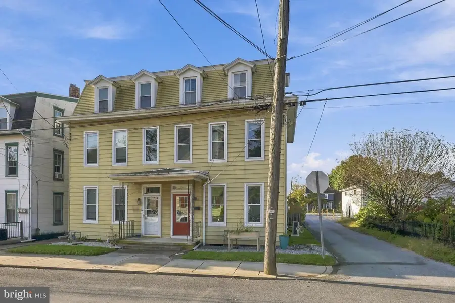 54 W Donegal St, Mount Joy, PA 17552 - #2